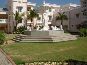 The Retreat By Zuri (ex.Country Inn and Suites)