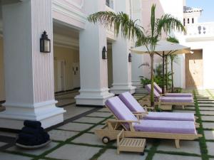 The Retreat By Zuri (ex.Country Inn and Suites)